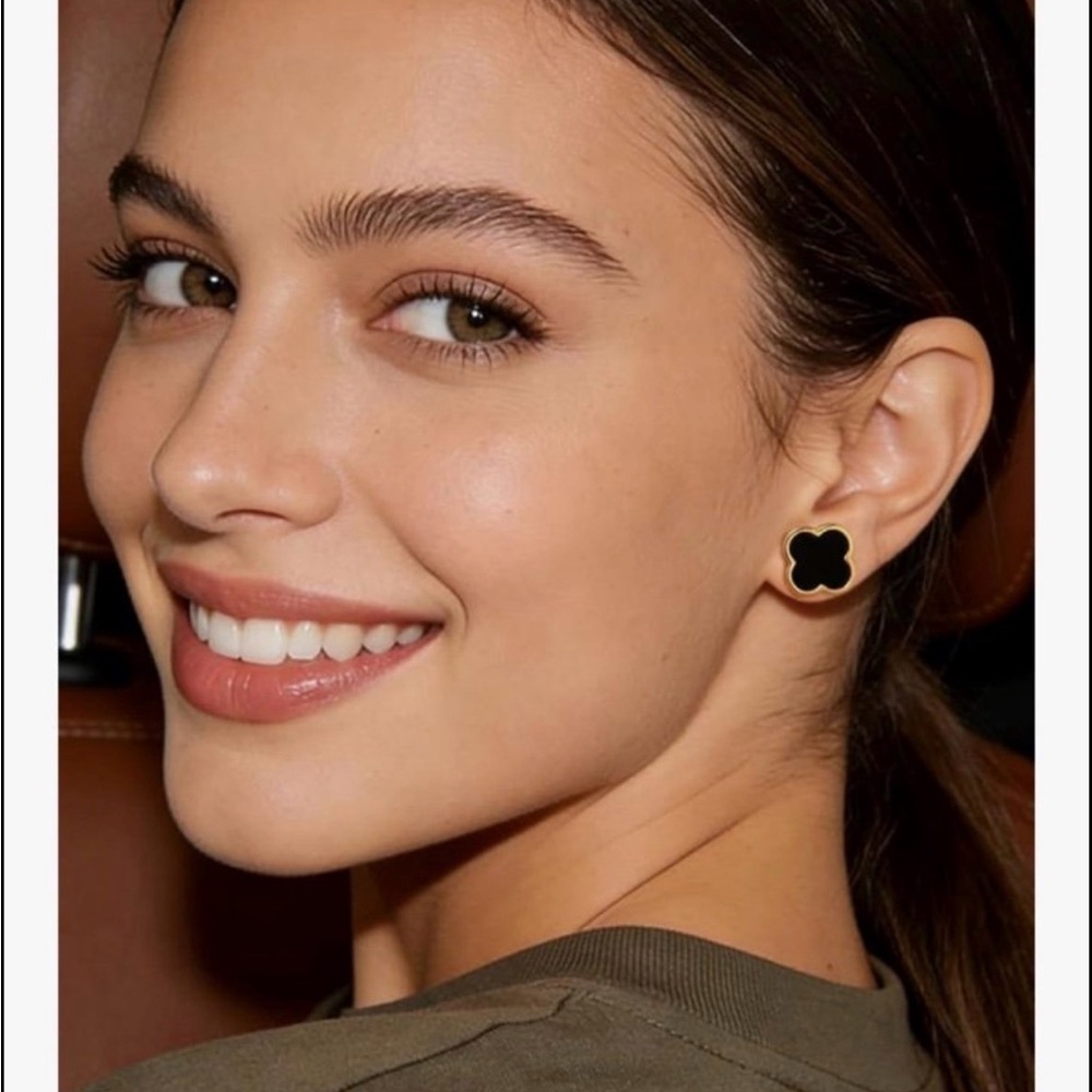 Elegant Black and Gold Clover Earrings